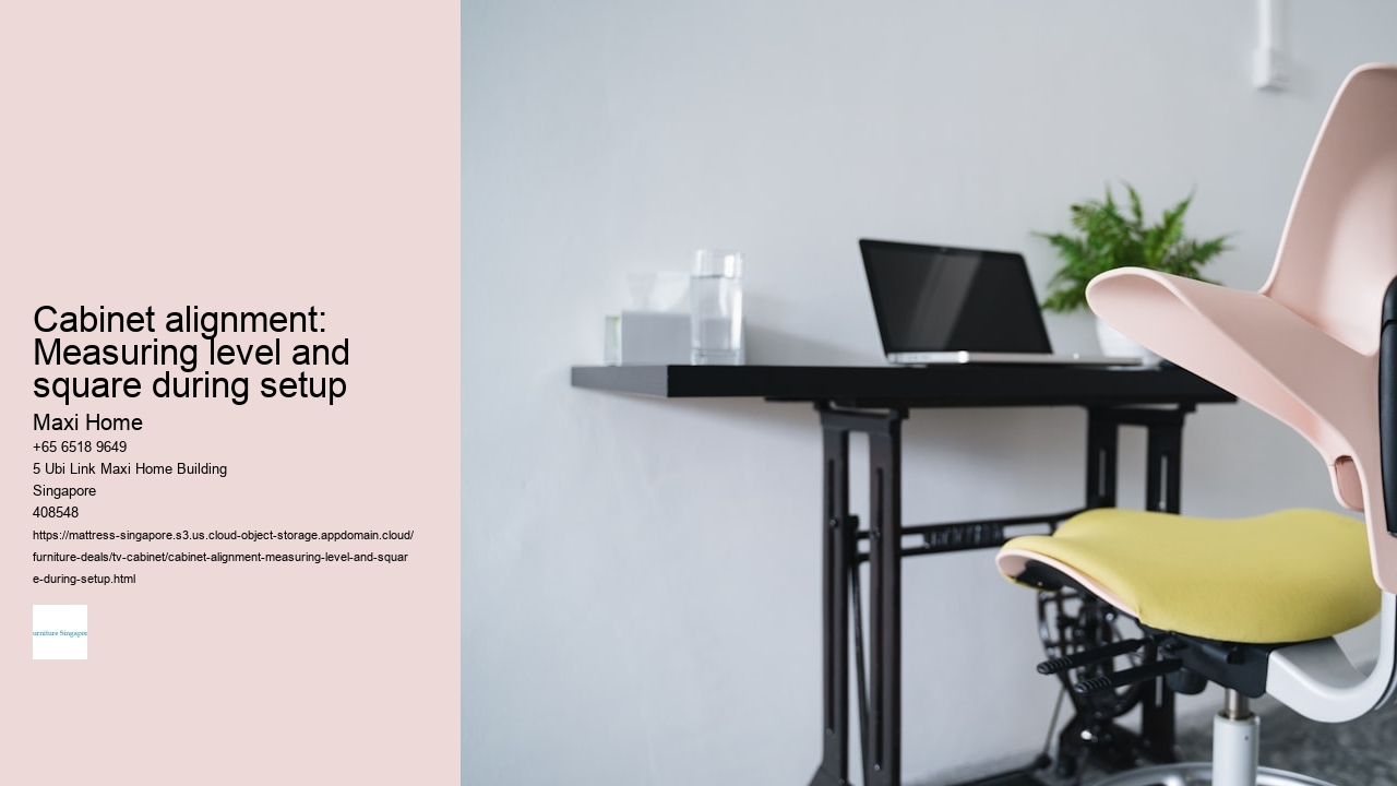 Cabinet alignment: Measuring level and square during setup